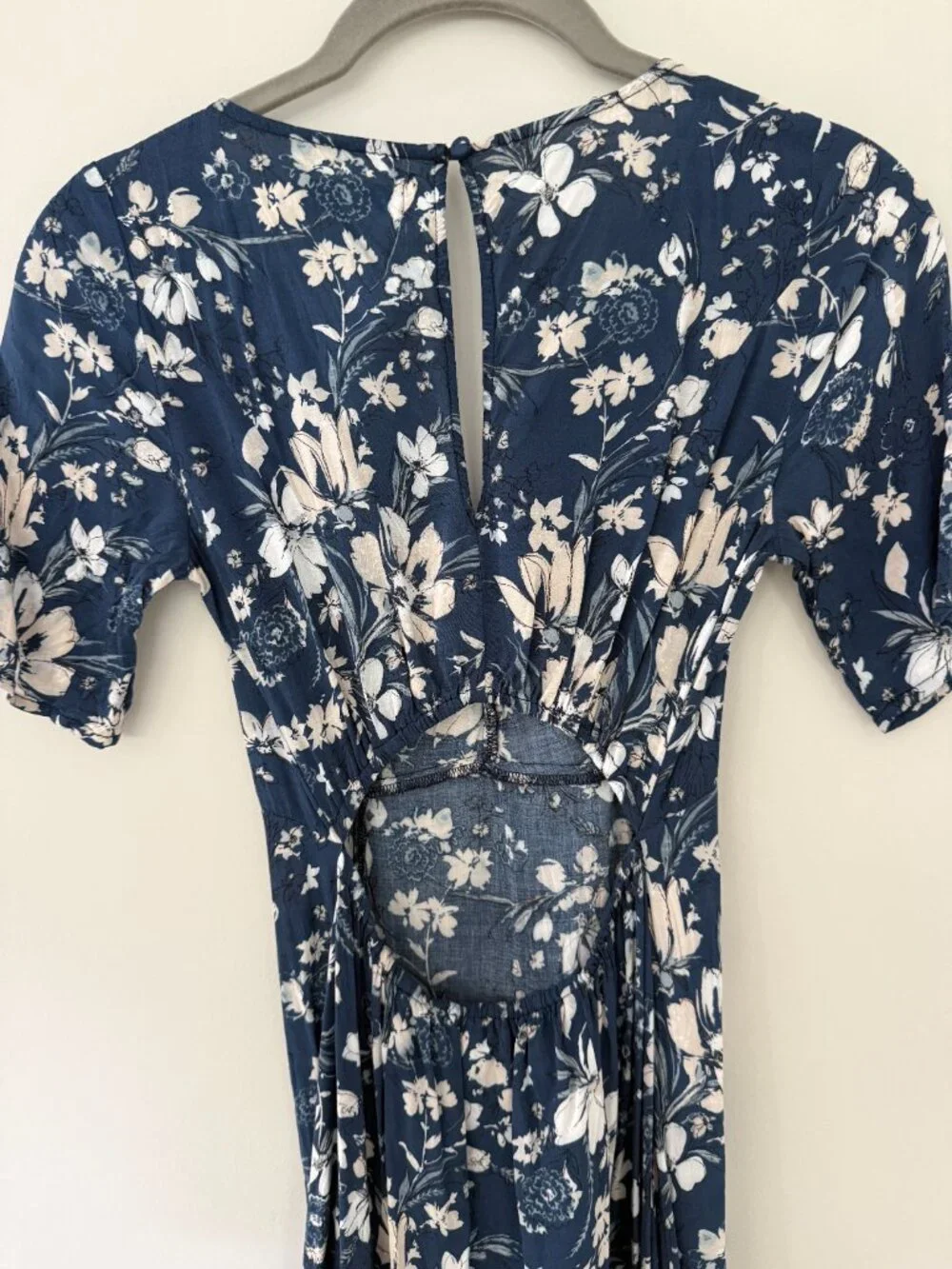 Abercrombie & Fitch short-sleeve floral low-high hem dress royal blue, white XS